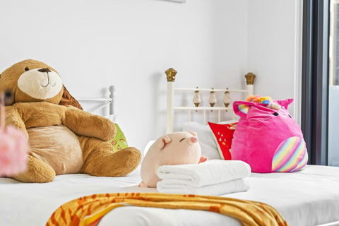 Modern Toy Style APT At Heart Kogarah - Darwin Holiday 3