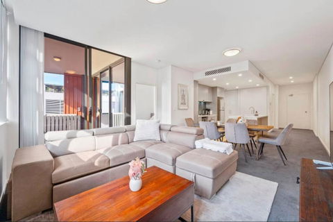 Modern Two Bed Apt In The Centre Of Erskenville - Darwin Holiday 0