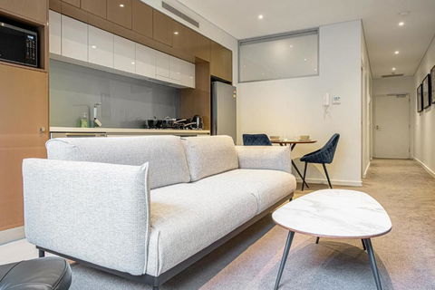 Modern Urban Retreat 1BR Apt Near Chatswood - Darwin Holiday 2