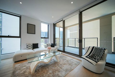 Modern Urban Retreat - Darwin Holiday 3