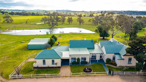 Mollison Park Farm - Darwin Holiday 0