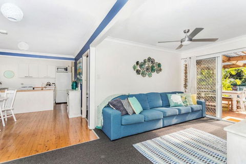 Mollymook Beach Cottage - Darwin Holiday 3