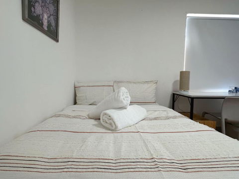 Montrose Double Bed Room Close To City - Darwin Holiday 3