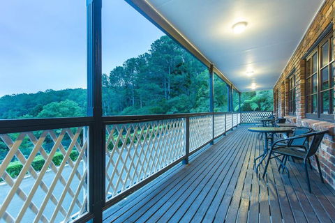 Montville Mountain Inn - Darwin Holiday 2