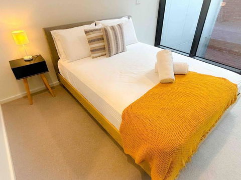 Moonee Ponds Living On Young - 205 - Darwin Holiday 2