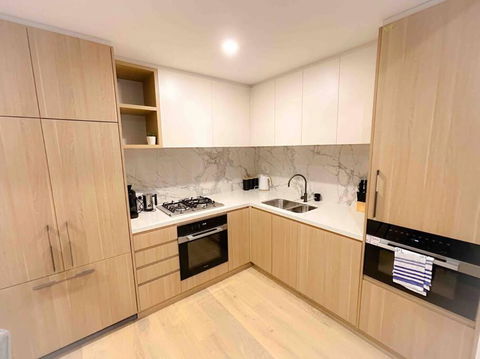 Moonee Ponds Living On Young - 205 - Darwin Holiday 3