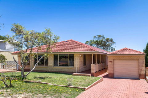 Moore Than A Shack - Darwin Holiday 1