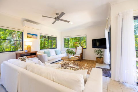 Monterey Beach House - Direct Beach Access & Plunge Pool - Darwin Holiday 0