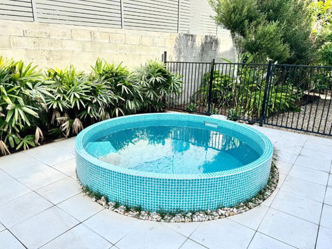 Monterey Beach House - Direct Beach Access & Plunge Pool - Darwin Holiday 1
