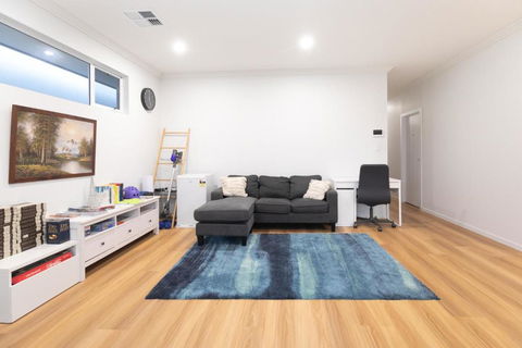 Modern Share House, Tranquil Small Room, 4km To Beach - Darwin Holiday 1