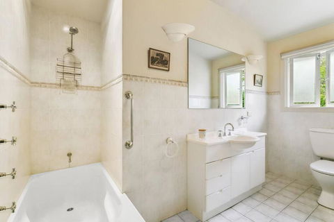 MUS14 - 2 Bedroom Apartment - Muston Street, Mosman - Darwin Holiday 1