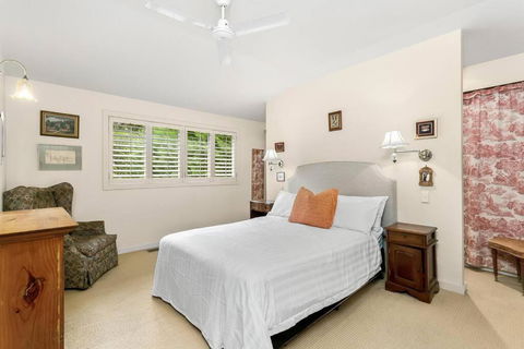MUS14 - 2 Bedroom Apartment - Muston Street, Mosman - Darwin Holiday 2