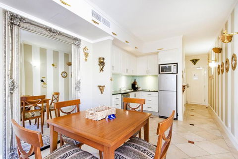 Nautical Romance, In The Heart Of Noosa - Darwin Holiday 2