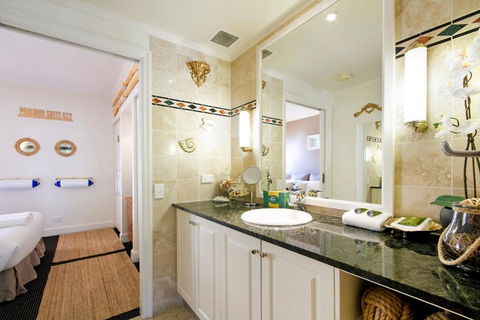Nautical Romance, In The Heart Of Noosa - Darwin Holiday 3