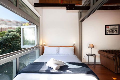 New York Warehouse By Sydney Dreams - Darwin Holiday 3