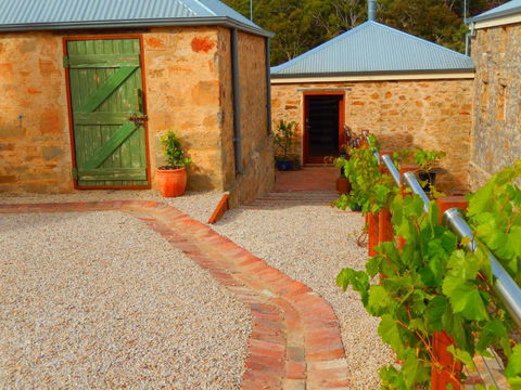Morialta Barns - Darwin Holiday 1