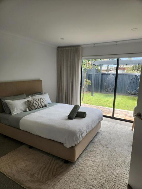 Mornington Holiday House - Darwin Holiday 3