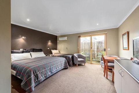 Motel Strahan - Darwin Holiday 1
