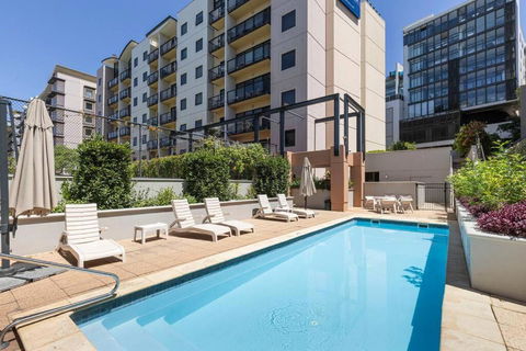 Mounts Bay Stay 2 Bedroom Apt - Free Parking- Pool-Wi-Fi - Darwin Holiday 1