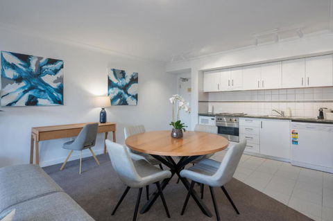 Mounts Bay Stay 2 Bedroom Apt - Free Parking- Pool-Wi-Fi - Darwin Holiday 3