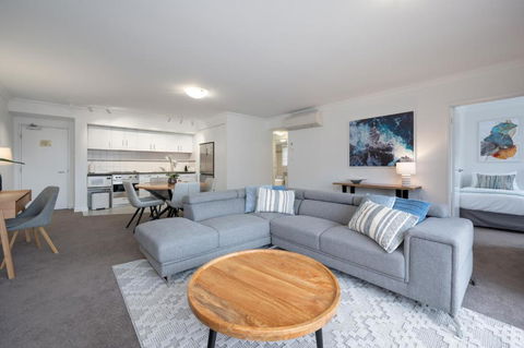 Mounts Bay Stay 2 Bedroom Apt - Free Parking- Pool-Wi-Fi - Darwin Holiday 0