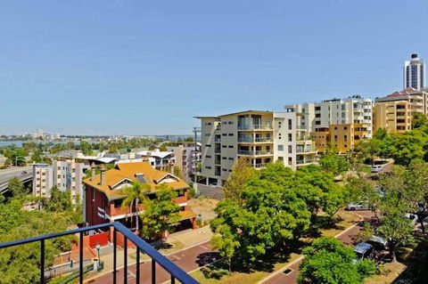 Mountway Holiday Apartments - Darwin Holiday 2