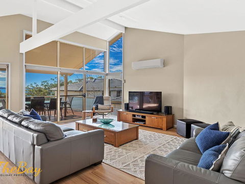 Moy At Nelson Bay 2 At 30 Thurlow Avenue - Darwin Holiday 2