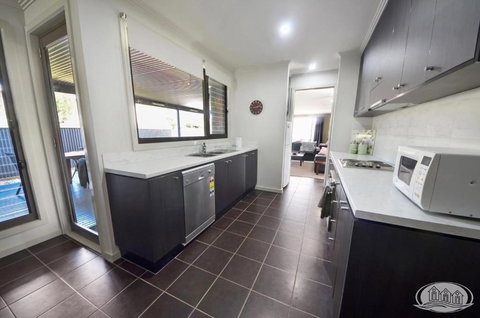 Mr & Mrs Smith - Darwin Holiday 2