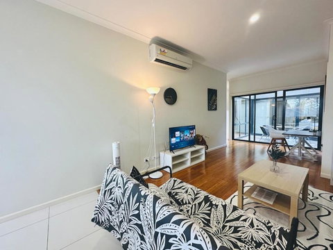 Mt Waverley Spacious 2br2ba Parking Wifi Balcony - Darwin Holiday 1