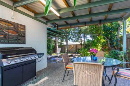 Mudjimba Esplanade Villa - Darwin Holiday 1