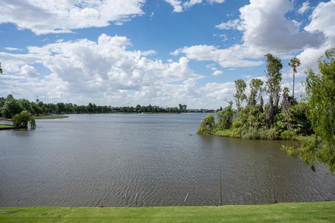 Mulwala Lakeside Apartment - Darwin Holiday 1