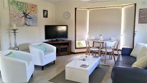 Must Love Dogs B&B & Self Contained Cottage - Darwin Holiday 3