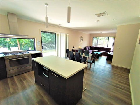 My Place In Albury - Darwin Holiday 0