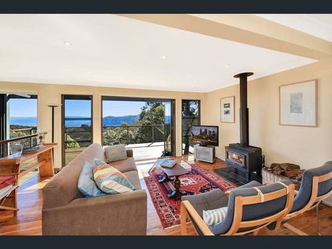 Narrow Neck Views - Peaceful 4 Bedroom Home With Stunning Views! - Darwin Holiday 2