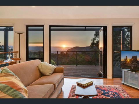 Narrow Neck Views - Peaceful 4 Bedroom Home With Stunning Views! - Darwin Holiday 0