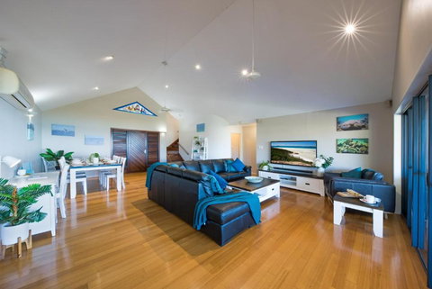 Nautilus On Nara - Spacious Airlie Beach Holiday Home With Ocean Views - Darwin Holiday 3
