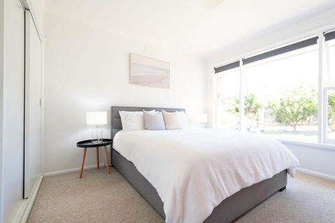 Near The CBD Perfect For Large Groups & Parking - Darwin Holiday 1