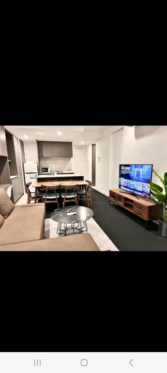 NESUTO DOCKLANDS - Darwin Holiday 3