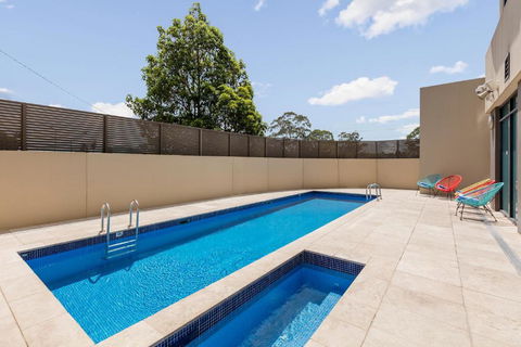 Nesuto Parramatta - Darwin Holiday 0