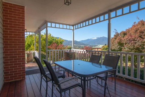 Neve E Fiume Snow And River - Darwin Holiday 0