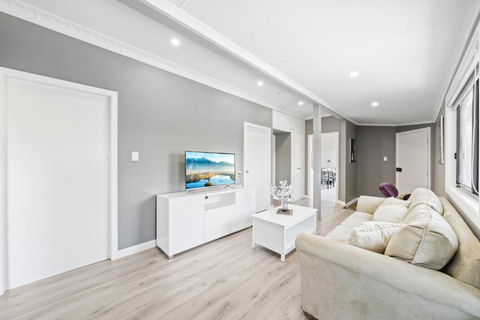 New 2 Bedroom House 500m To Mall With Free Parking - Darwin Holiday 2