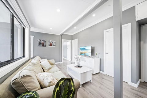 New 2 Bedroom House 500m To Mall With Free Parking - Darwin Holiday 1