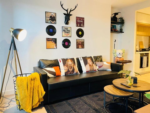 New Retro Style 2Bedrooms Max For 6 In Heart Of CBD - Darwin Holiday 3