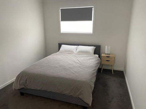 New 3 Bedroom House In Cooma - Darwin Holiday 1