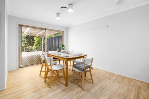 NEW 3BR Serene Creekside Retreat In Helensvale - Darwin Holiday 3