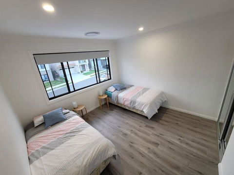 New 5 Bedroom House In Rousehill - Darwin Holiday 3