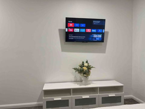 New And Sophisticated Home - Darwin Holiday 3