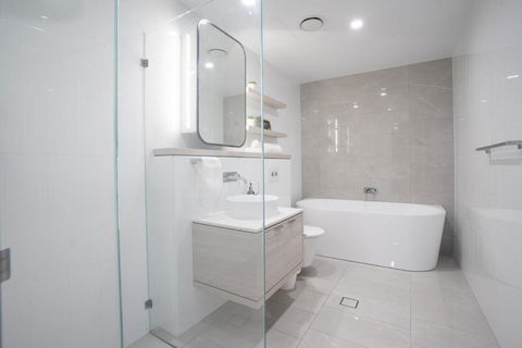 New Beachfront Sky Suite Surfers - Darwin Holiday 0