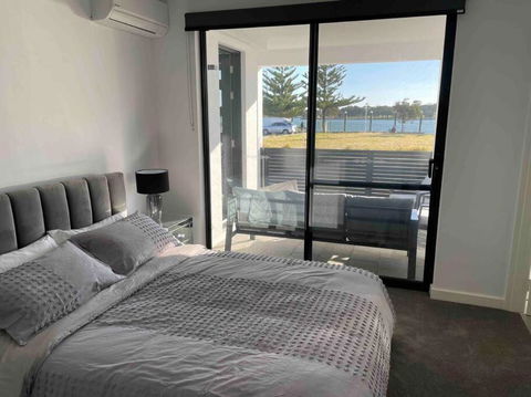 New Ground Floor 2 Bed/2 Bath Apartment Marina - Darwin Holiday 1