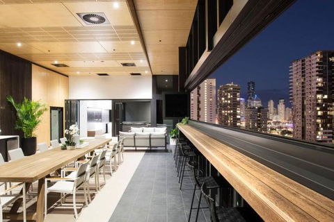 New Modern Apt + Gym+ Pool - Darwin Holiday 0